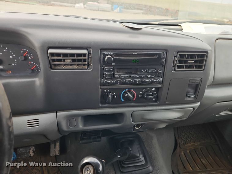 image for item EO7160 2002 Ford F350 Crew Cab utility bed pickup truck