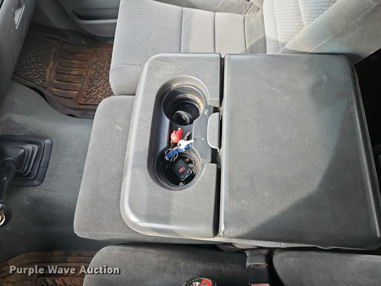 image for item EO7160 2002 Ford F350 Crew Cab utility bed pickup truck