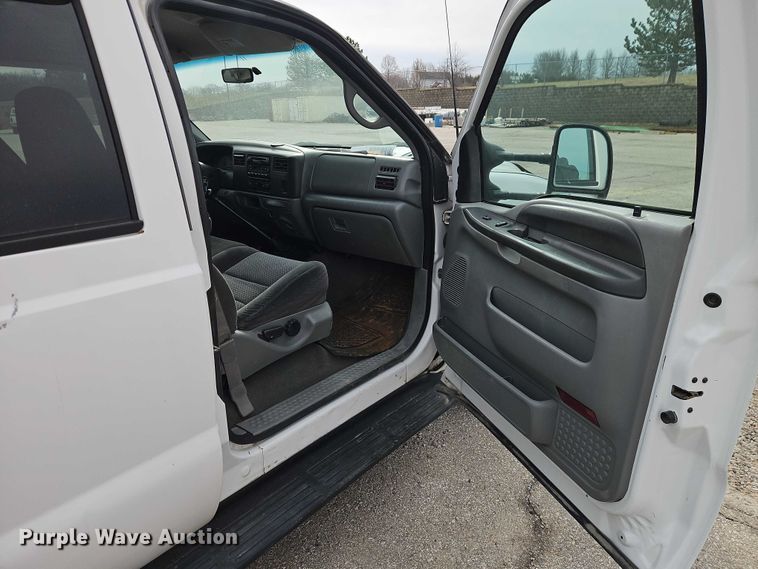 image for item EO7160 2002 Ford F350 Crew Cab utility bed pickup truck