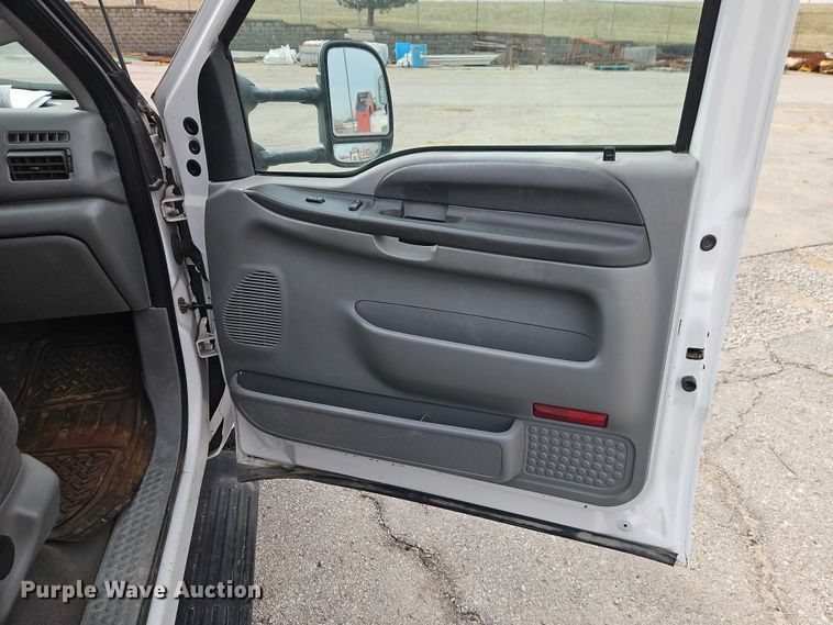 image for item EO7160 2002 Ford F350 Crew Cab utility bed pickup truck