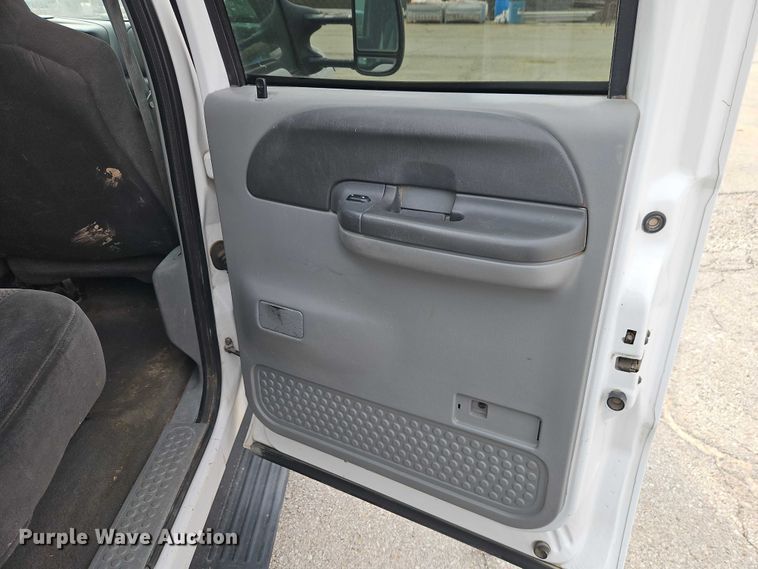 image for item EO7160 2002 Ford F350 Crew Cab utility bed pickup truck