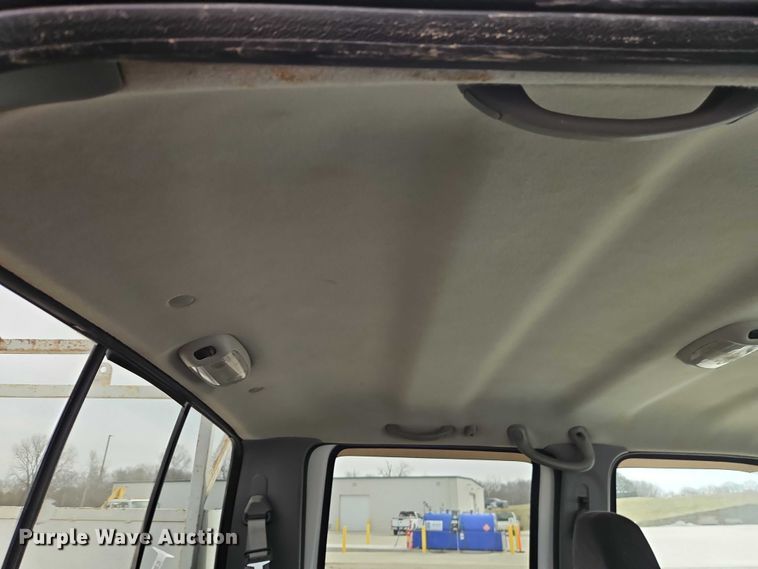 image for item EO7160 2002 Ford F350 Crew Cab utility bed pickup truck