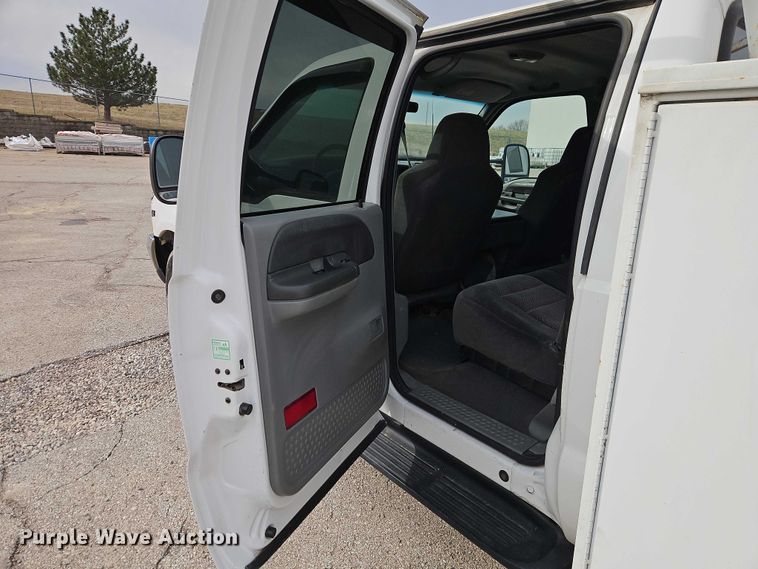 image for item EO7160 2002 Ford F350 Crew Cab utility bed pickup truck