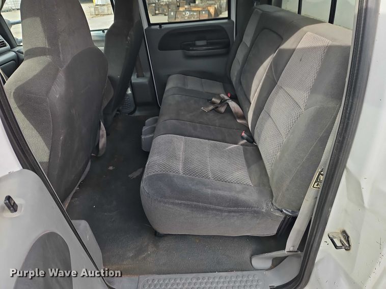 image for item EO7160 2002 Ford F350 Crew Cab utility bed pickup truck