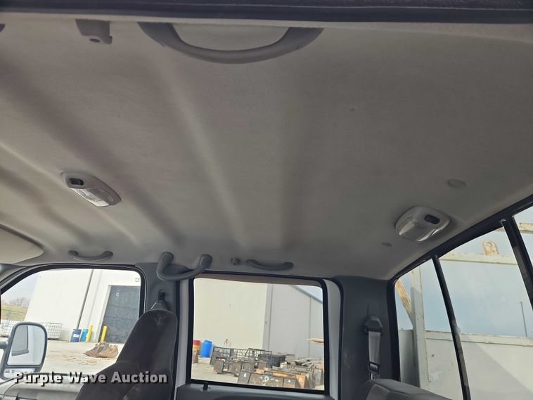 image for item EO7160 2002 Ford F350 Crew Cab utility bed pickup truck