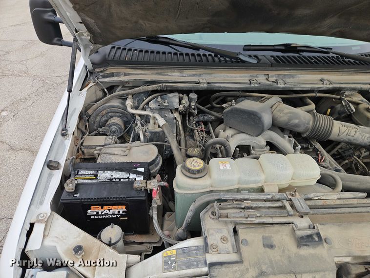 image for item EO7160 2002 Ford F350 Crew Cab utility bed pickup truck