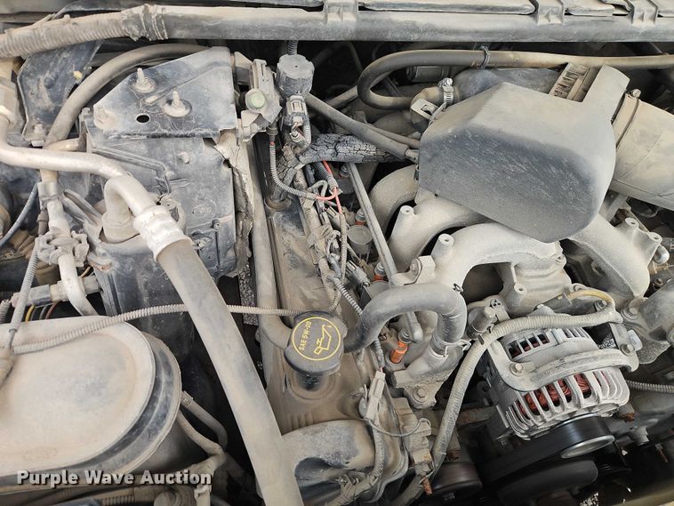 image for item EO7160 2002 Ford F350 Crew Cab utility bed pickup truck