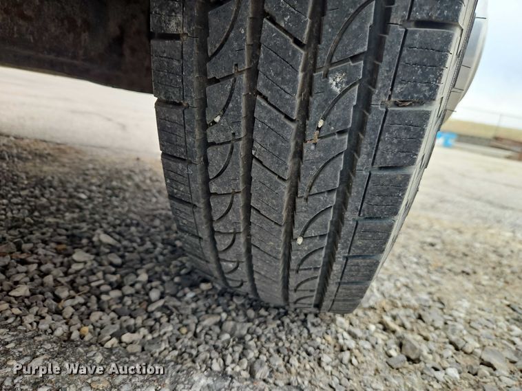 image for item EO7160 2002 Ford F350 Crew Cab utility bed pickup truck