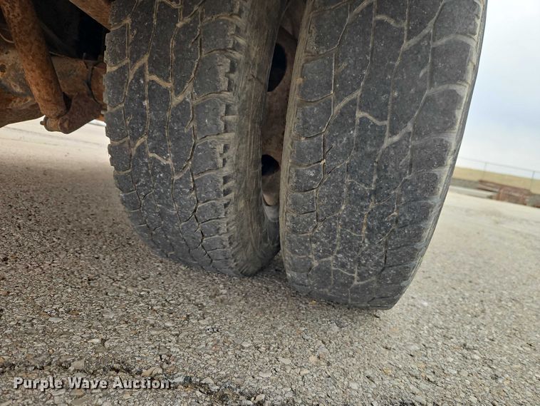 image for item EO7160 2002 Ford F350 Crew Cab utility bed pickup truck