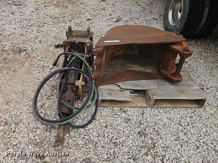 image for item EO7163 Backhoe attachments