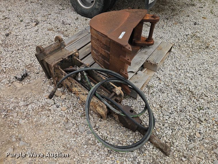 image for item EO7163 Backhoe attachments