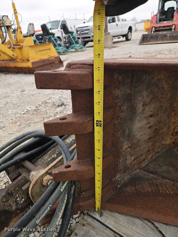 image for item EO7163 Backhoe attachments