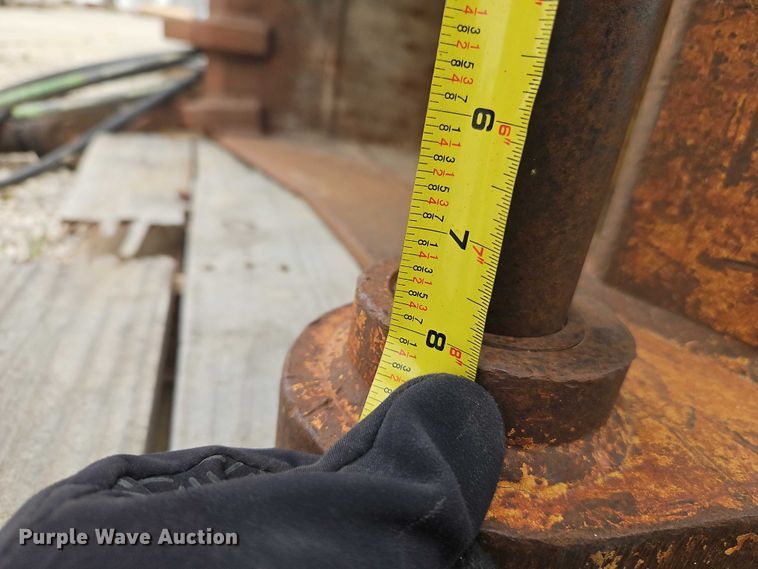 image for item EO7163 Backhoe attachments