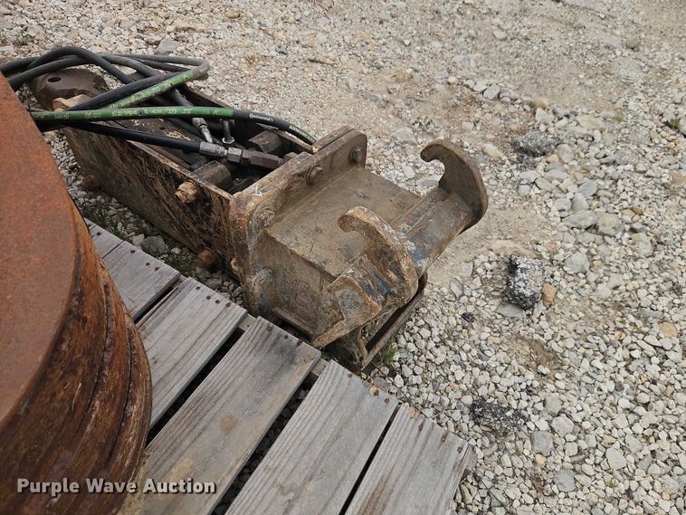 image for item EO7163 Backhoe attachments