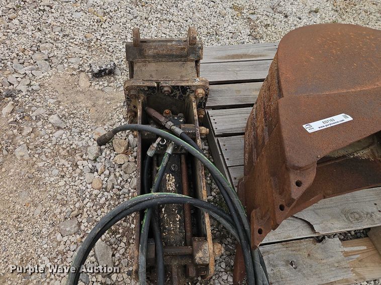 image for item EO7163 Backhoe attachments