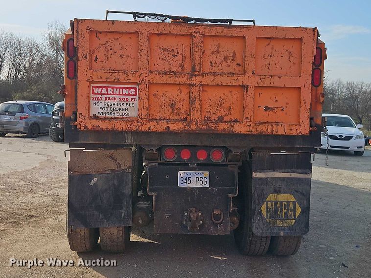 image for item EO7165 2003 International 7400 dump truck