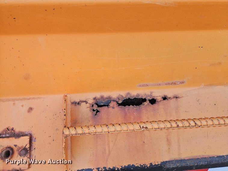 image for item EO7165 2003 International 7400 dump truck