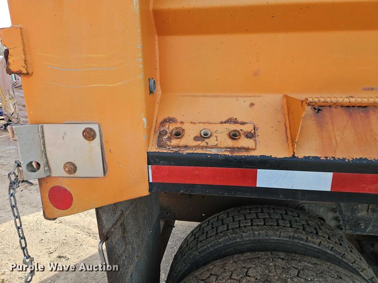 image for item EO7165 2003 International 7400 dump truck