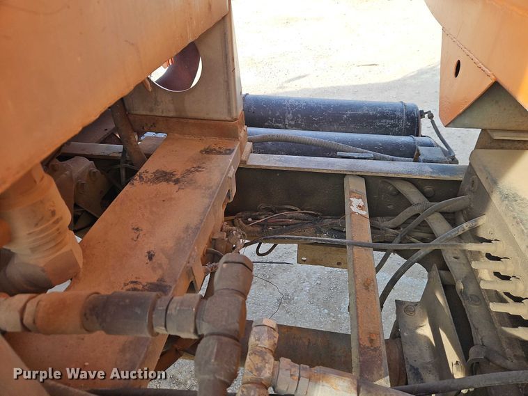 image for item EO7165 2003 International 7400 dump truck