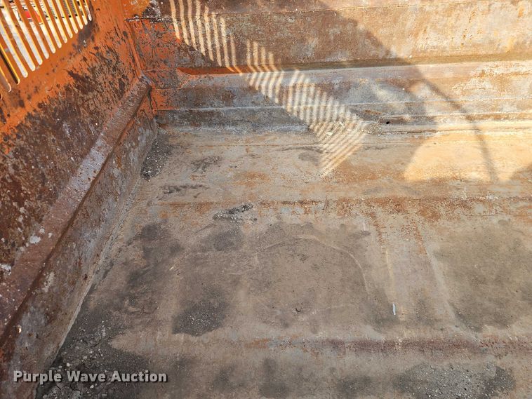 image for item EO7165 2003 International 7400 dump truck