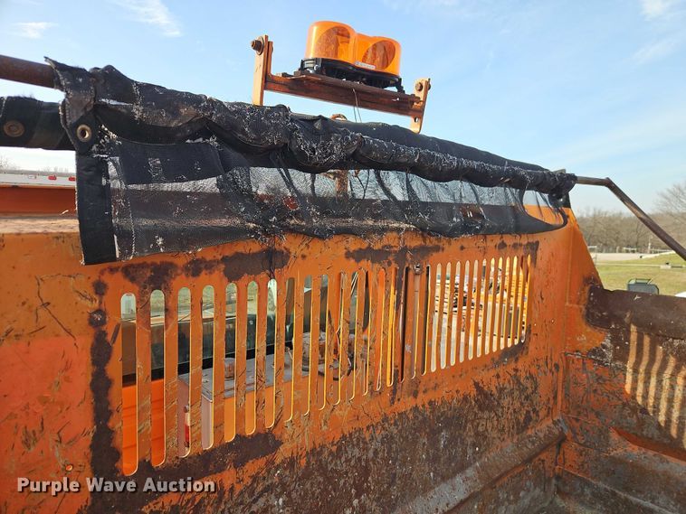 image for item EO7165 2003 International 7400 dump truck