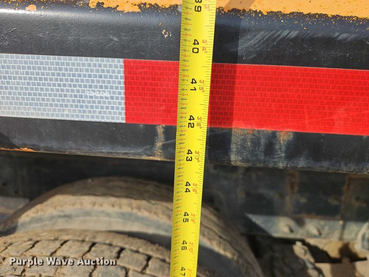 image for item EO7165 2003 International 7400 dump truck