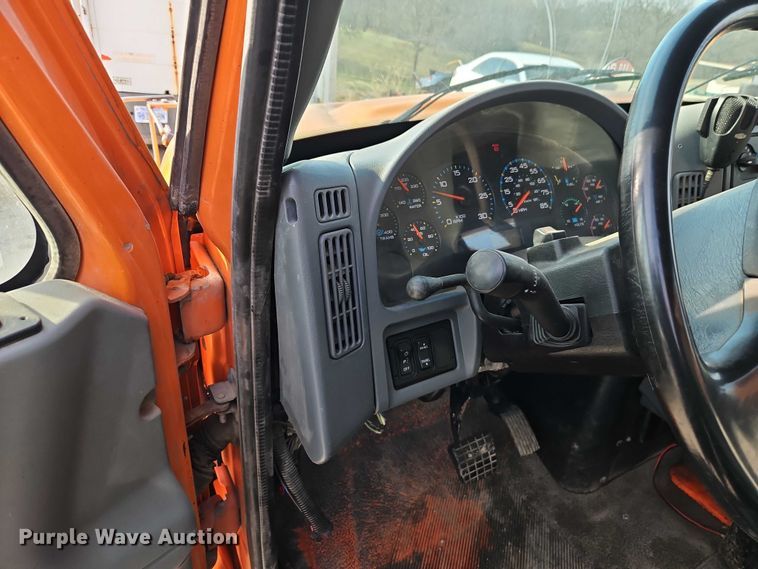 image for item EO7165 2003 International 7400 dump truck