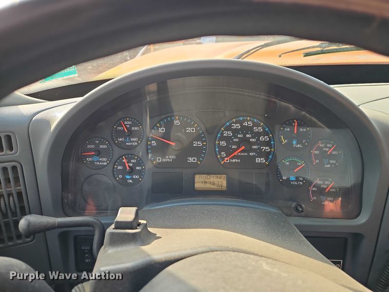 image for item EO7165 2003 International 7400 dump truck