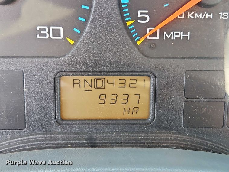 image for item EO7165 2003 International 7400 dump truck