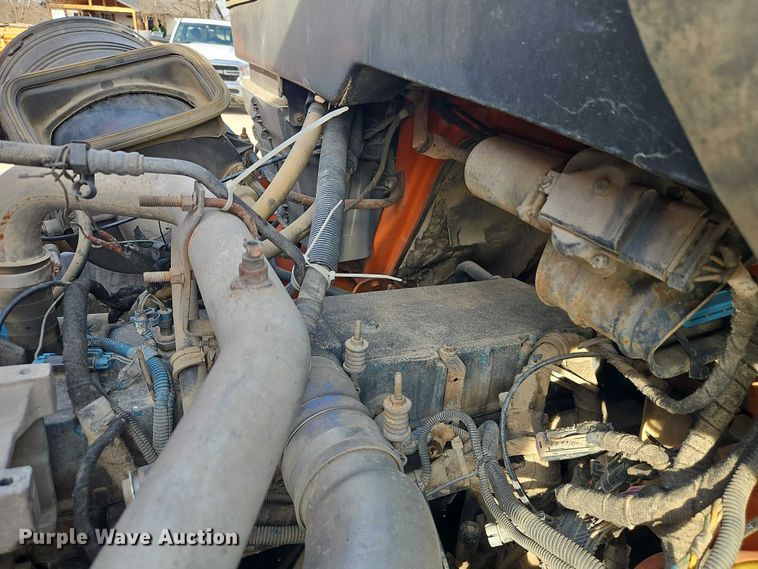 image for item EO7165 2003 International 7400 dump truck