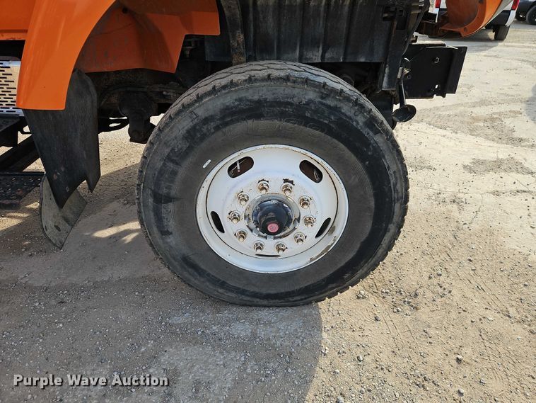 image for item EO7165 2003 International 7400 dump truck