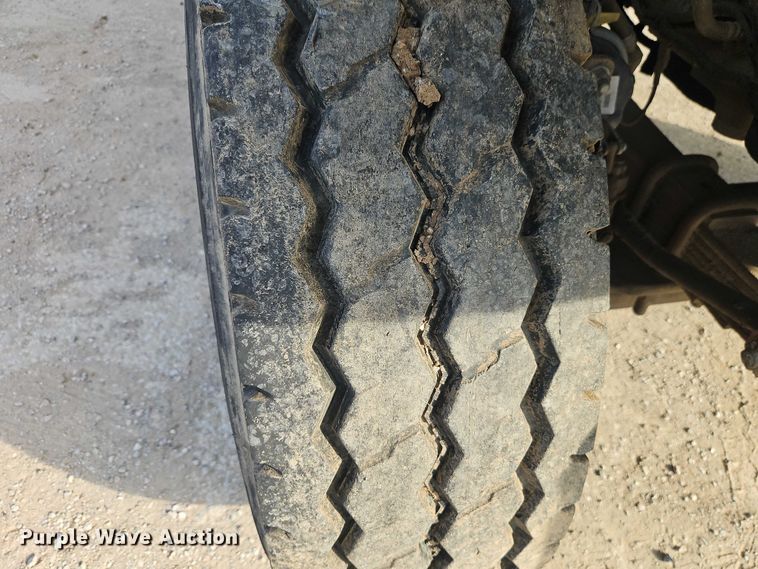 image for item EO7165 2003 International 7400 dump truck