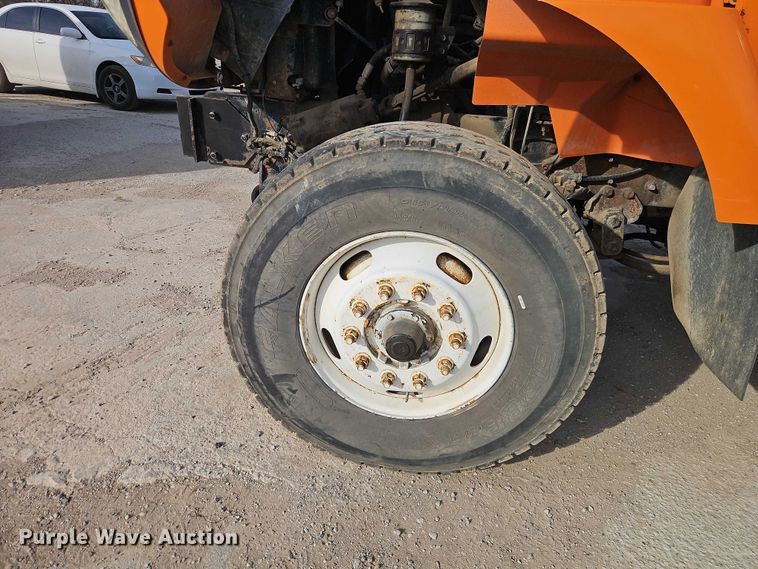 image for item EO7165 2003 International 7400 dump truck