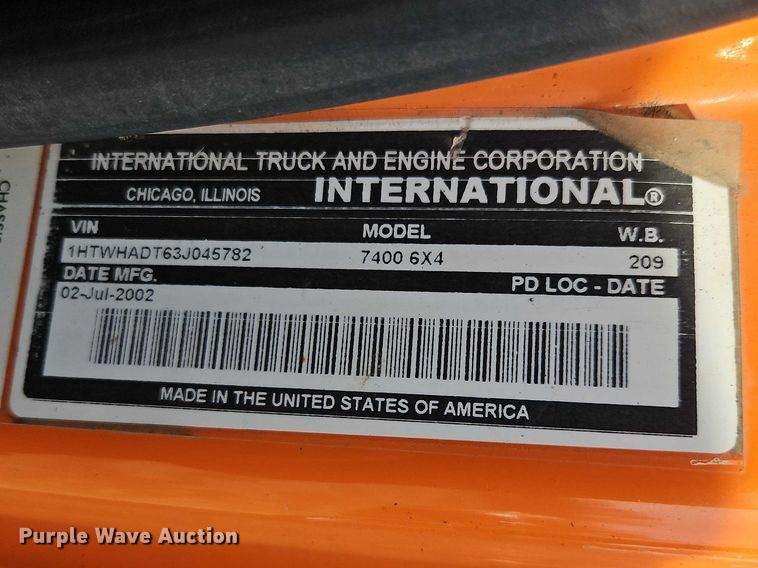 image for item EO7165 2003 International 7400 dump truck