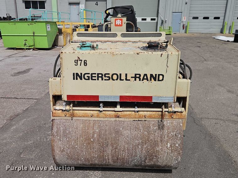 image for item EO7179 1994 Ingersoll Rand DD-24 double drum vibratory roller