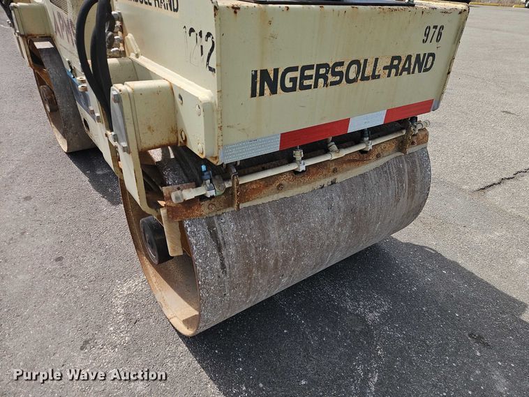 image for item EO7179 1994 Ingersoll Rand DD-24 double drum vibratory roller