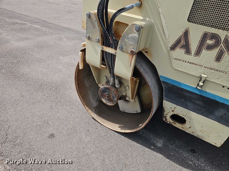 image for item EO7179 1994 Ingersoll Rand DD-24 double drum vibratory roller