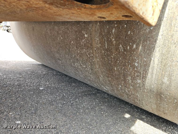 image for item EO7179 1994 Ingersoll Rand DD-24 double drum vibratory roller