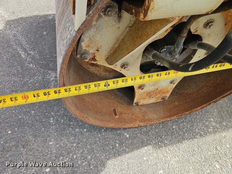 image for item EO7179 1994 Ingersoll Rand DD-24 double drum vibratory roller