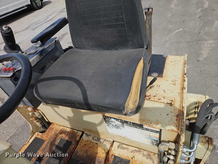 image for item EO7179 1994 Ingersoll Rand DD-24 double drum vibratory roller