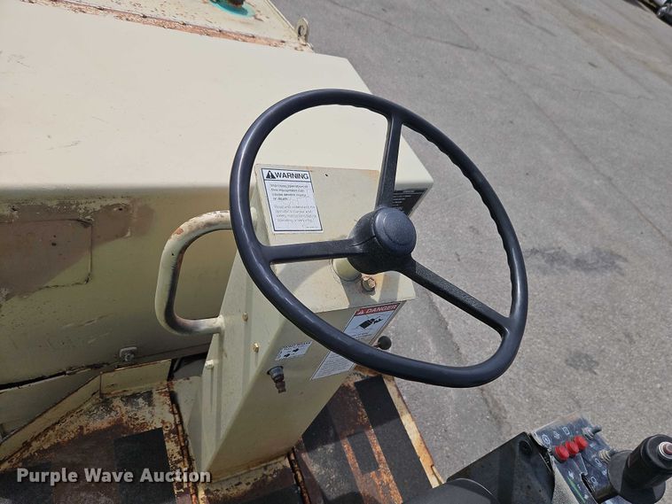 image for item EO7179 1994 Ingersoll Rand DD-24 double drum vibratory roller