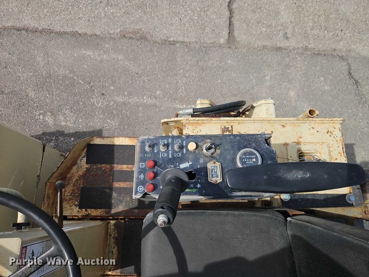 image for item EO7179 1994 Ingersoll Rand DD-24 double drum vibratory roller