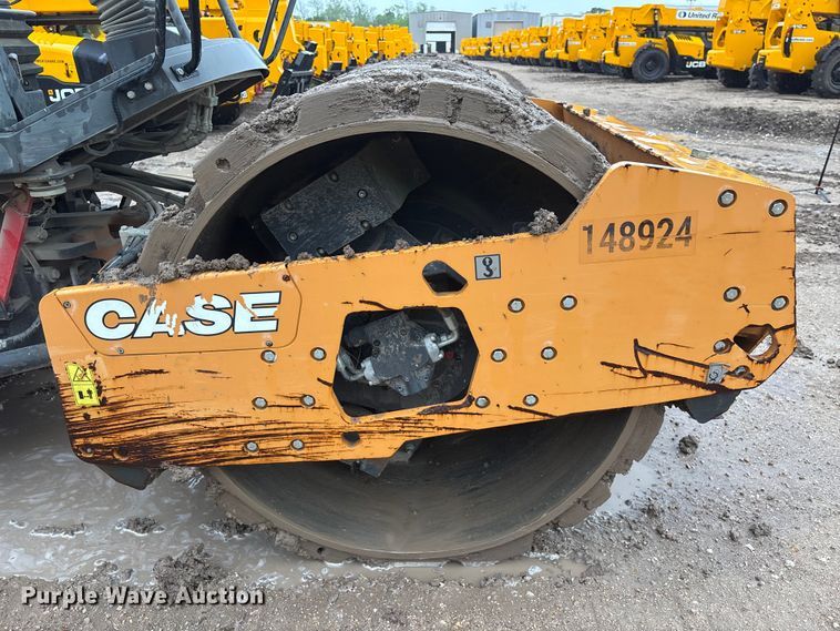 image for item EQ4049 2020 Case SV207E single drum vibratory roller