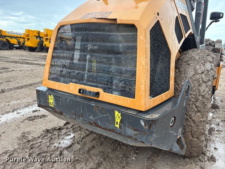 image for item EQ4049 2020 Case SV207E single drum vibratory roller