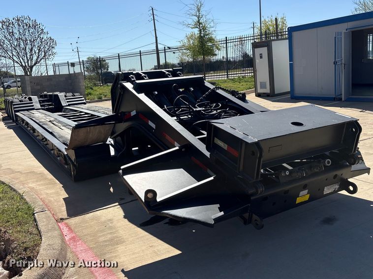 image for item ES8707 2007 Talbert T4DW60SA-HRG-1-T1 lowboy equipment trailer