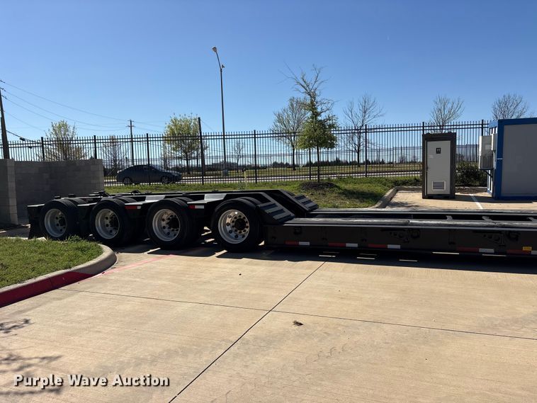 image for item ES8707 2007 Talbert T4DW60SA-HRG-1-T1 lowboy equipment trailer