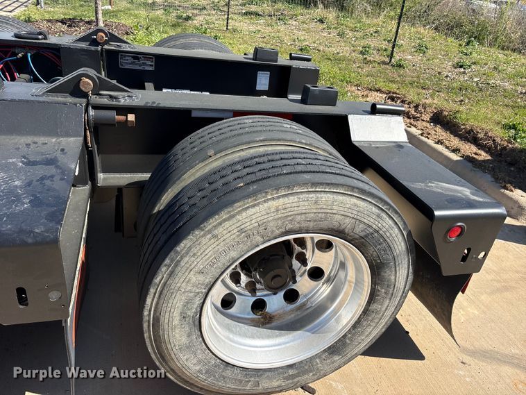 image for item ES8707 2007 Talbert T4DW60SA-HRG-1-T1 lowboy equipment trailer