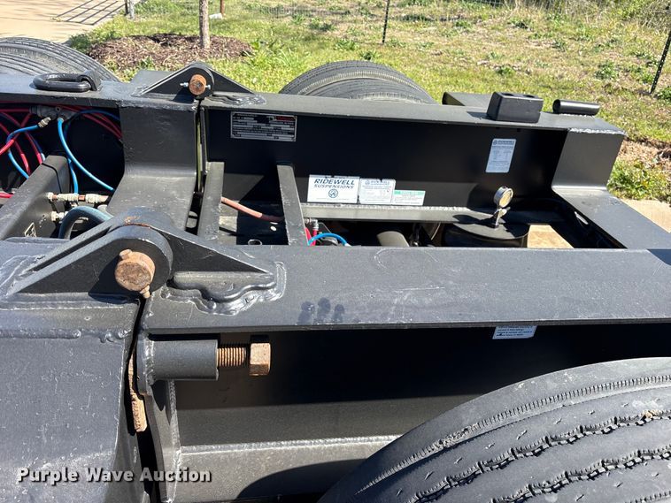 image for item ES8707 2007 Talbert T4DW60SA-HRG-1-T1 lowboy equipment trailer