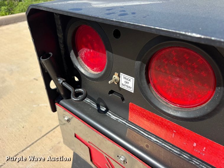 image for item ES8707 2007 Talbert T4DW60SA-HRG-1-T1 lowboy equipment trailer