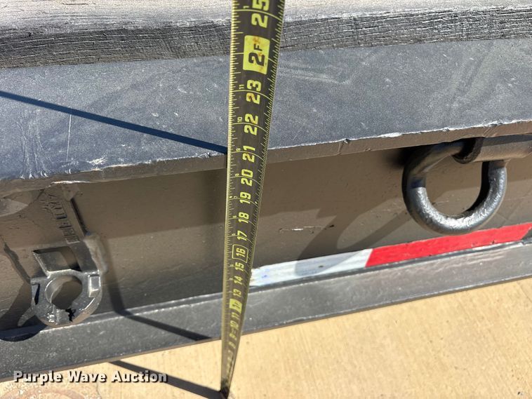 image for item ES8707 2007 Talbert T4DW60SA-HRG-1-T1 lowboy equipment trailer